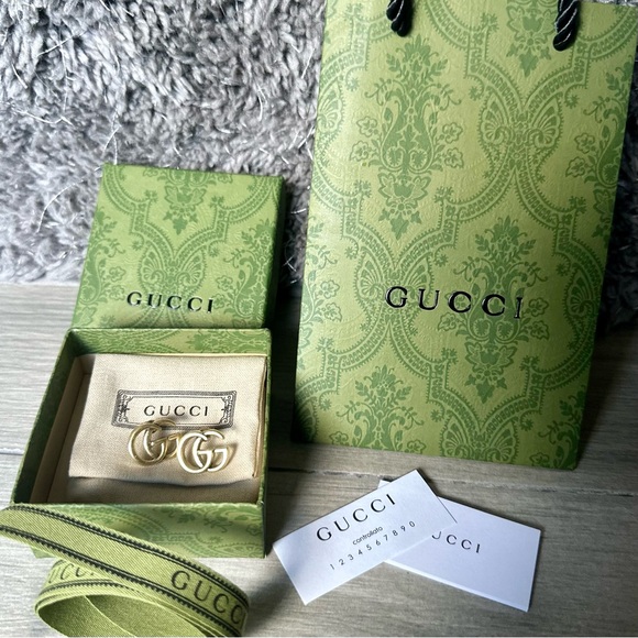 New Gucci GG logo marmont earrings gold brass - Picture 2 of 7